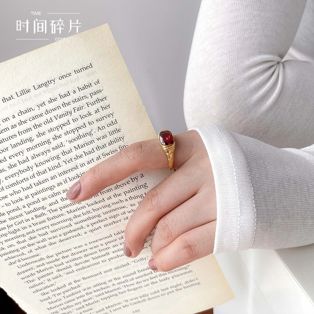 钛钢铅玻璃戒指 【孙二娘】雅典娜权威-冷淡风方圆锆戒指TC 1940