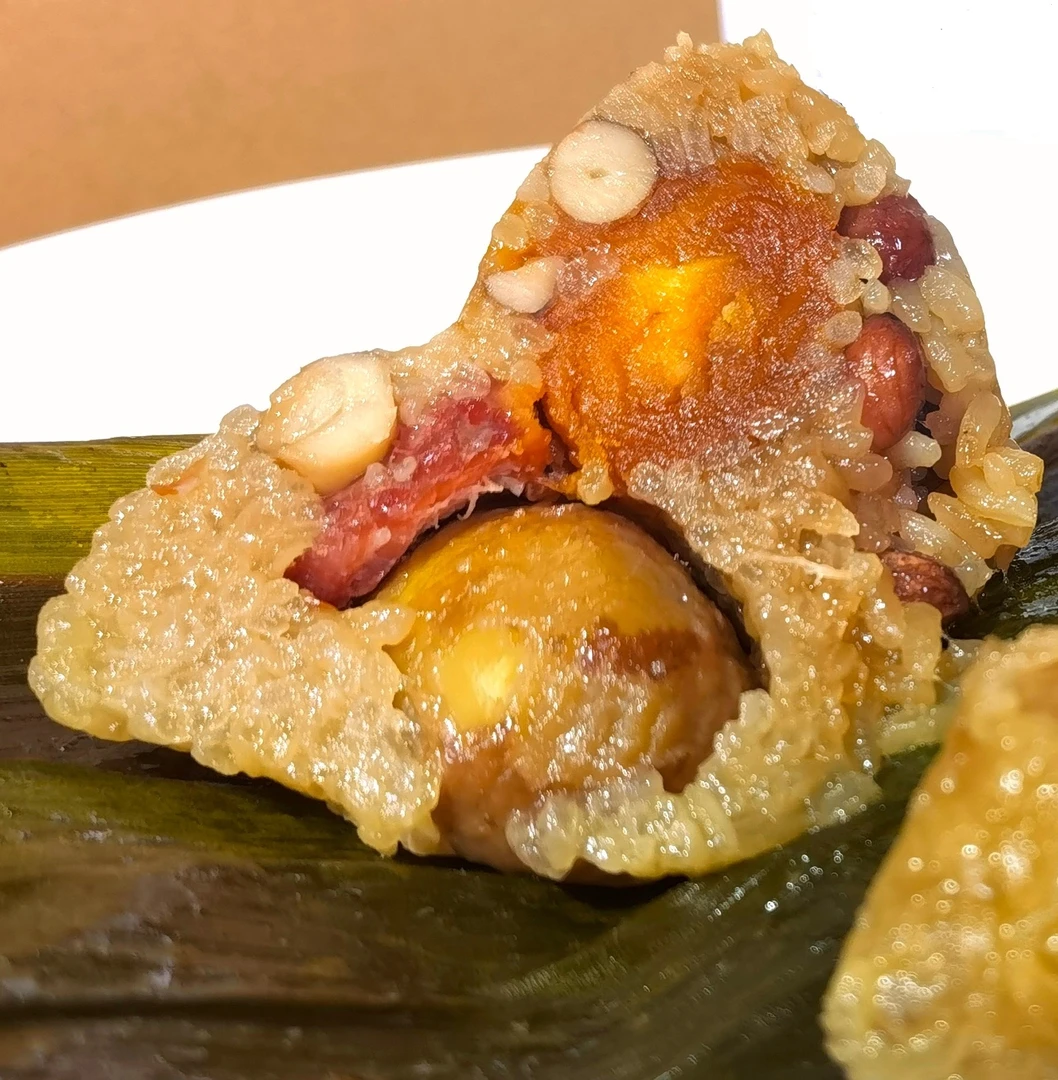 瑶家手工粑粑 粽子粑粑 灰水枕头粑粑 艾叶粑粑 黄泥粑粑 打粑粑