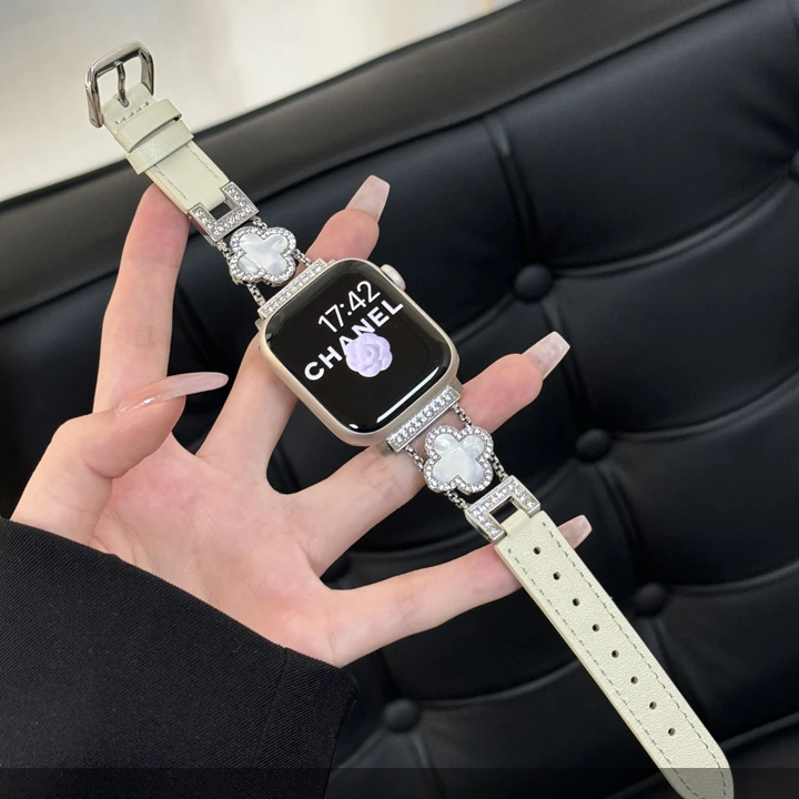 适用applewatchS9皮质表带7四叶草S8金属S10苹果手表SE女镶钻高级