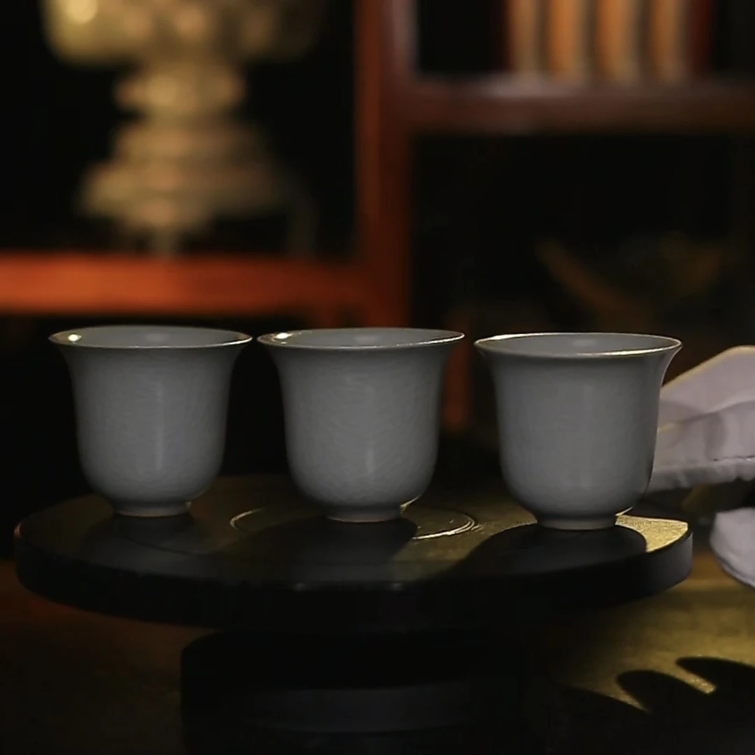【宋廷御瓷·汝官窑】复烧月白釉铃铛杯三只套装