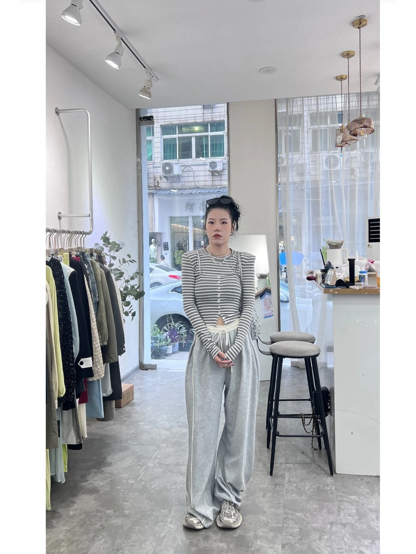 思思姐女装韩版灰白条纹两件套T灰色侧坑条直筒卫裤