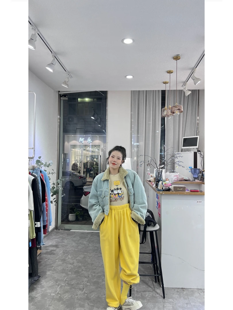 思思家水洗做旧蓝绒绒外套