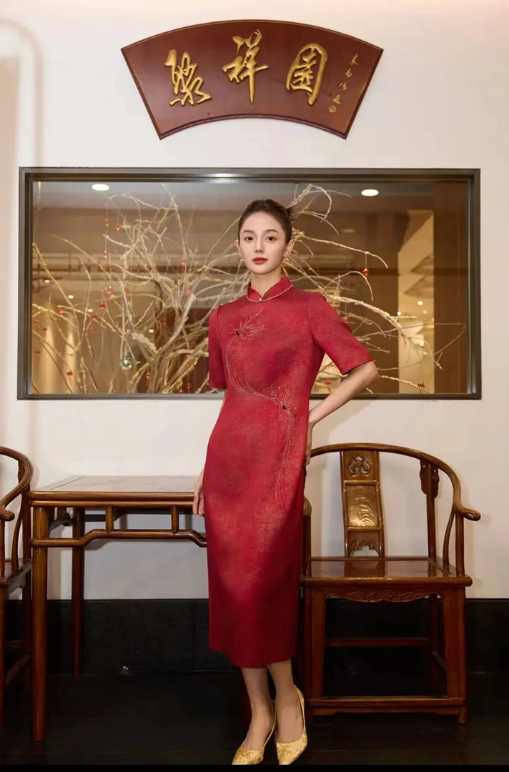 17969朱紫䄖酒红色刺绣工艺华丽富贵复古显瘦气质喜妈妈婆婆礼服