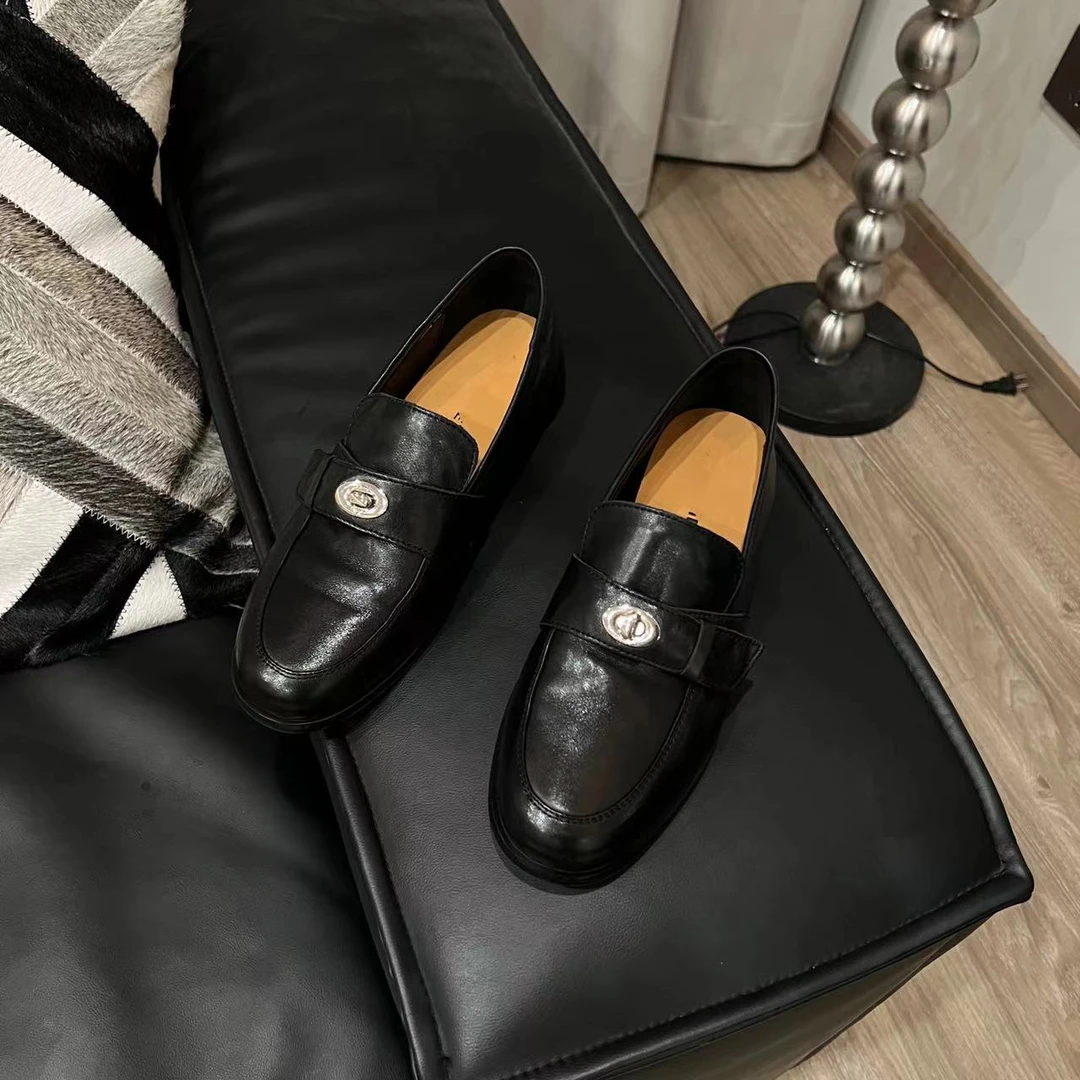 伟丽店2582款【平底软皮豆豆鞋】时尚百搭经典英伦风小皮鞋