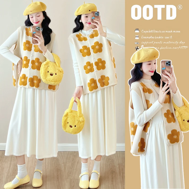 时髦孕妇装秋冬新品简约毛衣甜美单排扣马甲春秋网红款孕妇连衣裙