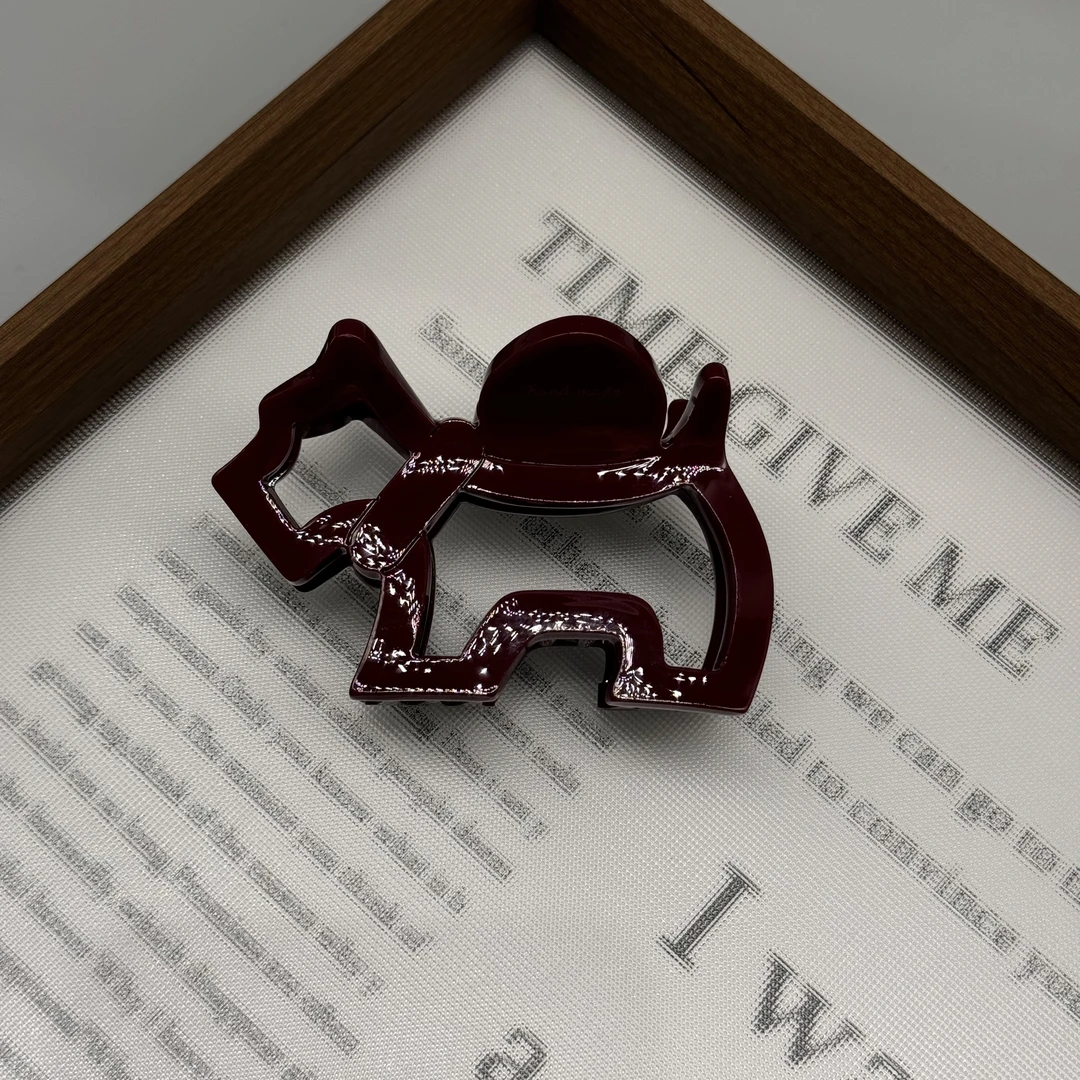 韩国ins气质百搭简约酒红色小马8cm中抓夹039