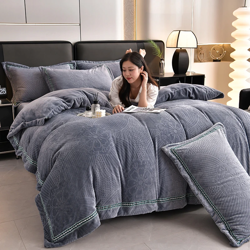 牛奶绒四件套雕花加厚保暖升级款8-9斤A类四件套床上用品床单被套
