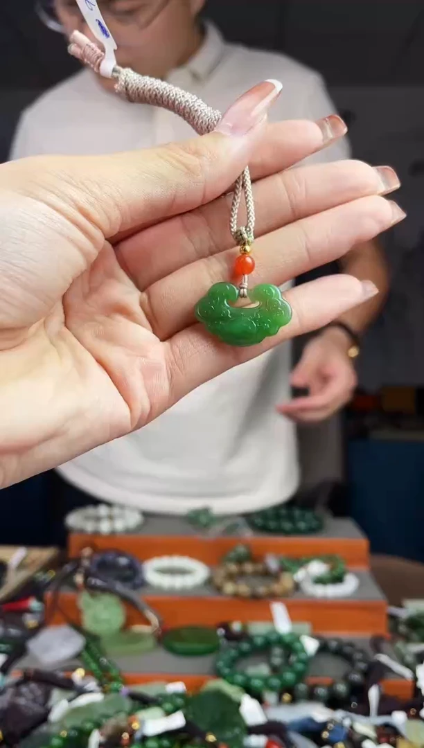 【闪购商品】和田玉挂件未镶嵌拍一发一