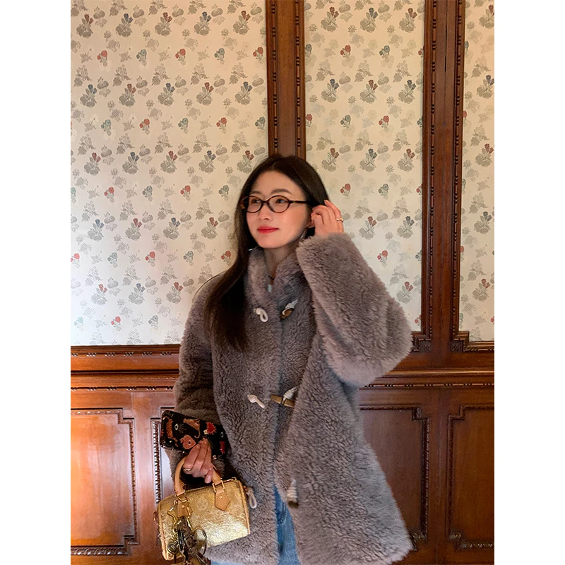 落落狷介皮毛一体外套女2024新款设计感小众灰色毛毛外套羊毛皮草