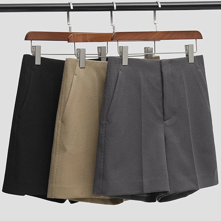 TH*W秋冬新款亲肤有型精纺粗做斜纹羊毛呢老钱極简显瘦连腰短裤女