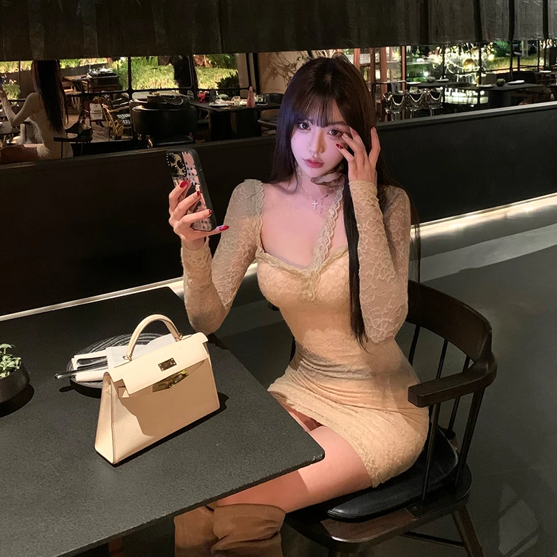 Liuu嘻嘻阿性感纯欲蕾丝连衣裙女暖冬打底内搭长袖包臀裙（带丝带）