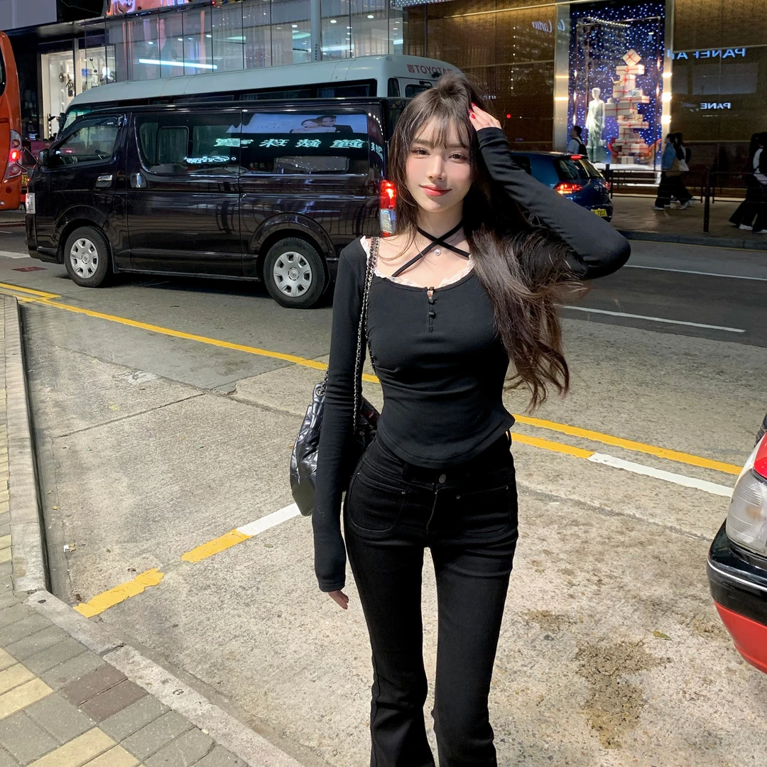 Liuu嘻嘻阿/C位小蛮腰/蕾丝拼接打底针织衫女冬季内搭长袖短上衣