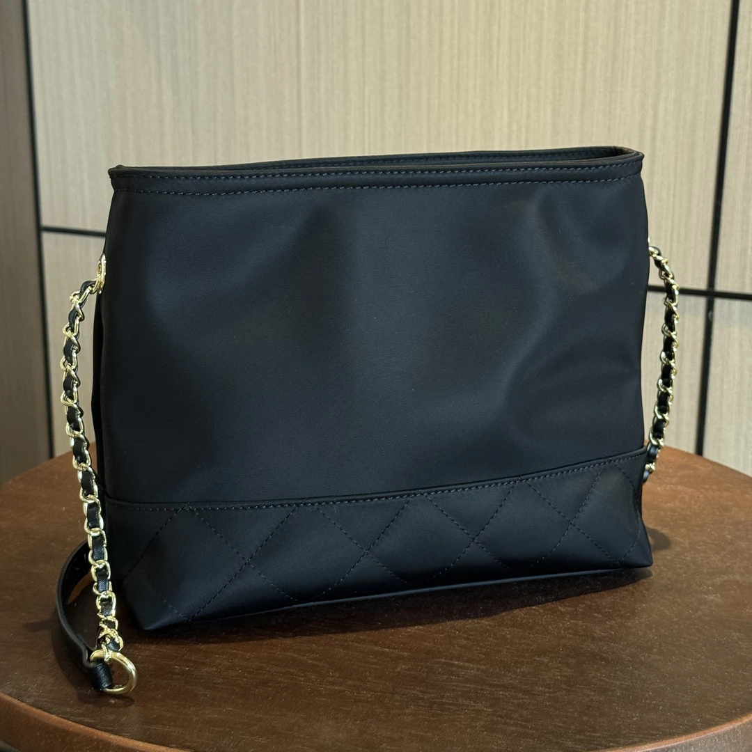 高级感小众时尚百搭单肩斜挎菱格链条水桶包