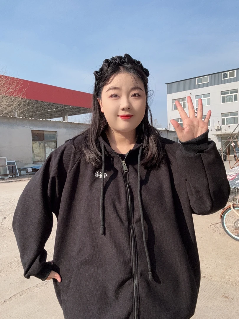 [处理]/冬季加绒加厚大码运动风格连帽舒适韩版外套女（1650）