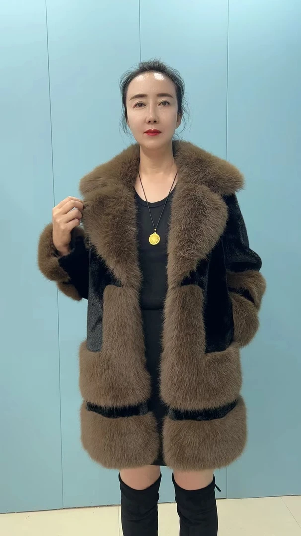 2024秋冬高端时尚大气修身显瘦气质网红设计师冬季毛毛女士大衣