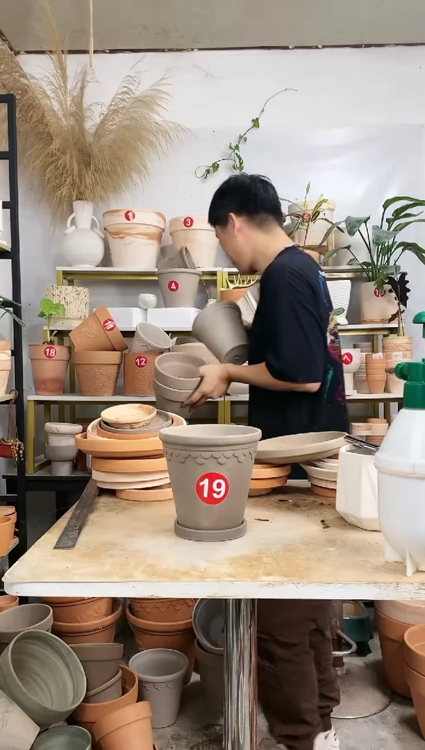 【闪购商品】红陶20CM以下16*15灰陶浮雕巴洛克 1盆1托