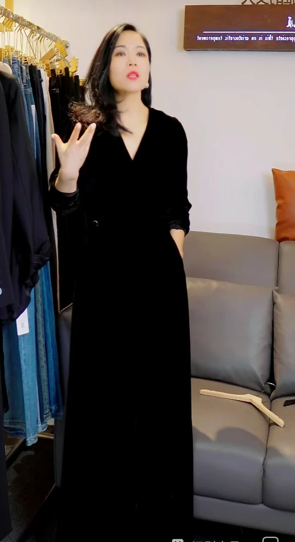 【上新】桑蚕丝丝绒开叉连衣裙 显瘦女装连衣裙