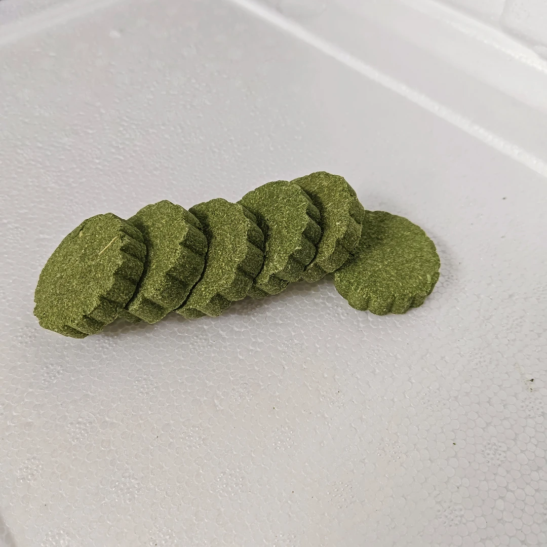 小宠专用紫花苜蓿草磨牙草饼 一个约10g左右 兔子、龙猫等营养零食