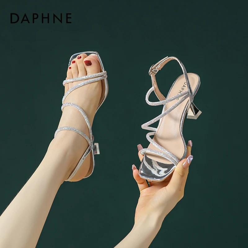 达芙妮一字带细跟外穿露趾高跟鞋女细跟网红性感夏天2025新款凉鞋