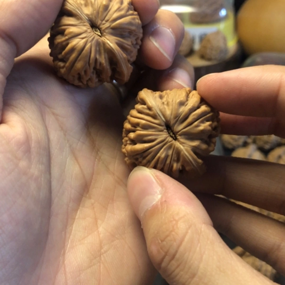 【闪购商品】桃核吊坠