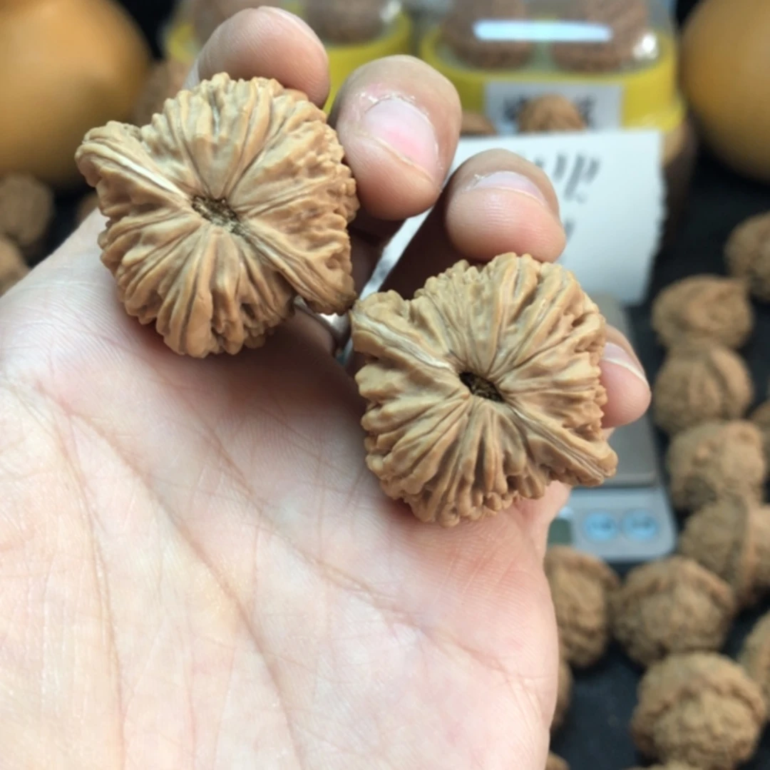 【闪购商品】桃核吊坠?**生