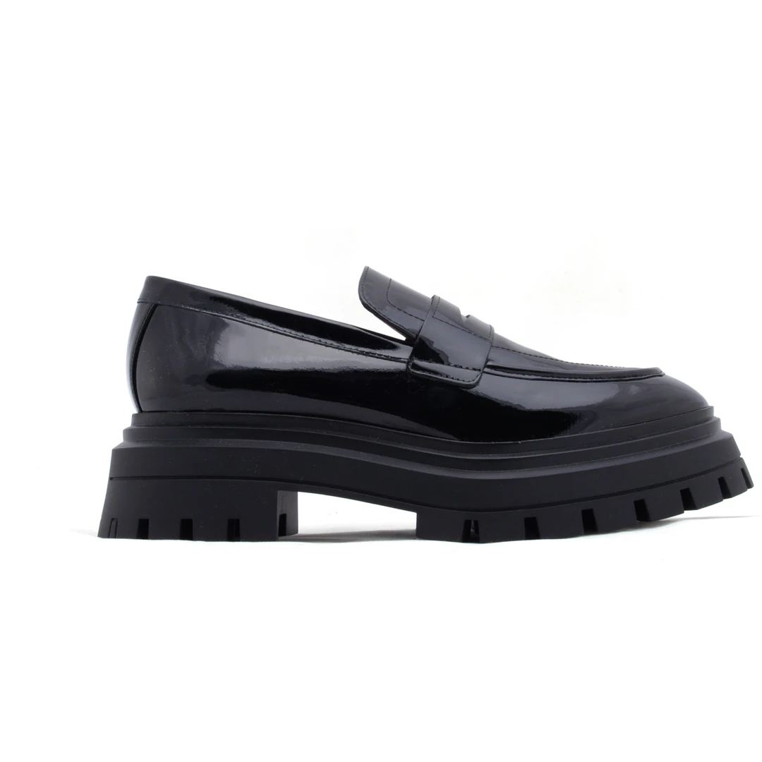 全新未使用 StuartWeitzman 【国现】女士时尚休闲乐福鞋 Bedford