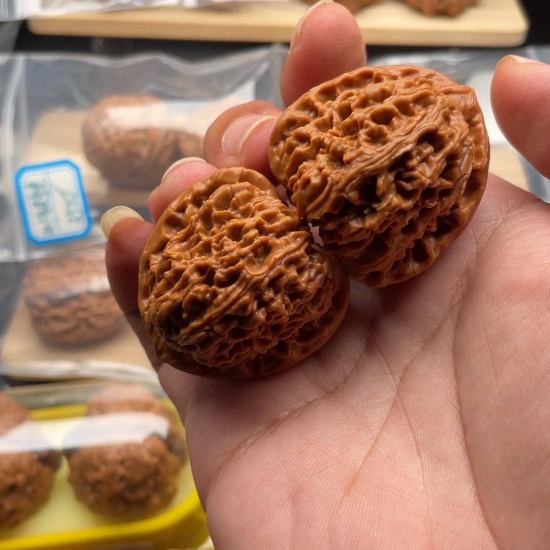 文玩核桃吊坠?***?老树南疆石40
