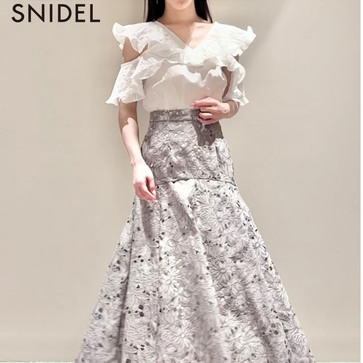 SNIDEL春夏款甜美风荷叶V领短袖露肩格纹雪纺衬衫上衣 SWFB232082