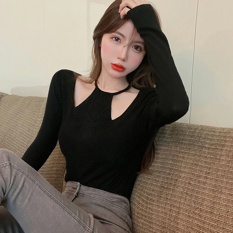 黑色性感镂空打底衫秋冬新款锁骨上衣女挂脖t恤小众别致内搭修身