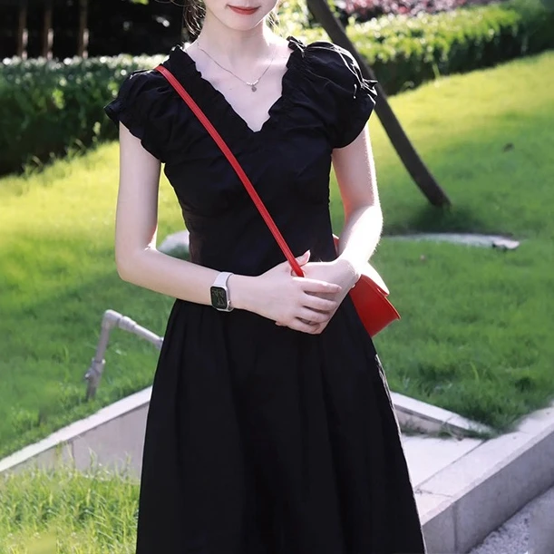 赫本风法式黑色公主v领连衣裙子女夏季2024年新款小个子显瘦长裙