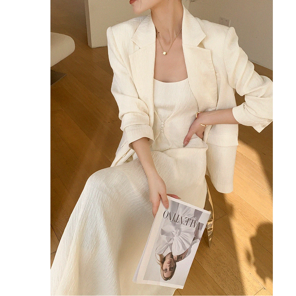 加肥大码春秋款西装套装女微胖mm吊带裙西服外套显瘦两件套200斤