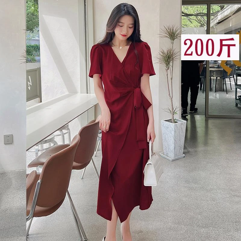 大码连衣裙女微胖MM显瘦孕妇遮肚子炸街V领订婚红裙子回门敬酒服