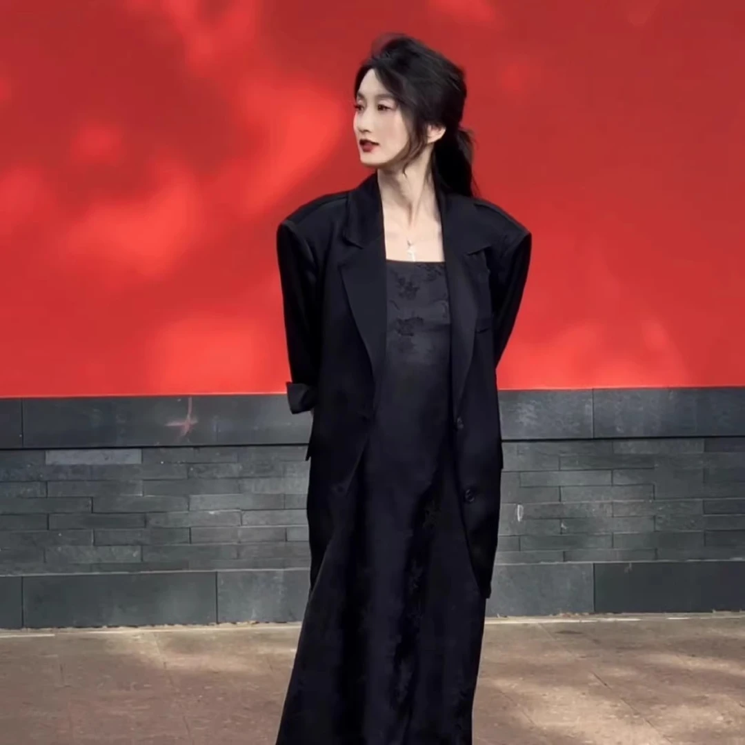 高级感小众胖mm大码仿醋酸缎面西装吊带裙套装女宽松薄款西服外套