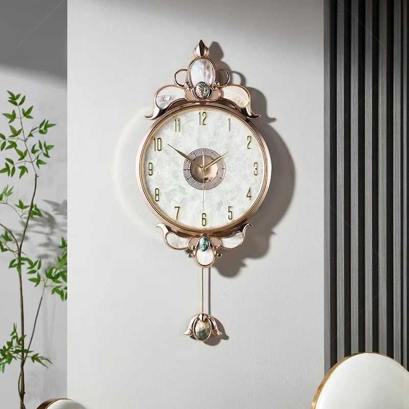 2025新款客厅挂钟现代创意轻奢贝壳钟表高级感石英钟高端静音时钟