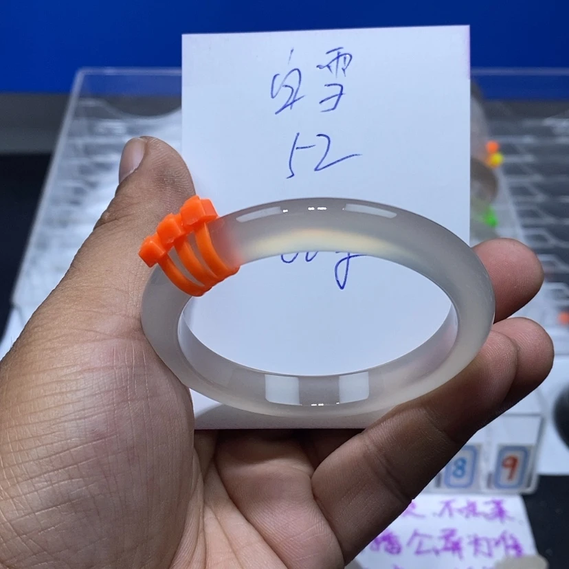 【闪购商品】玛瑙/玉髓手镯未镶嵌你**雪