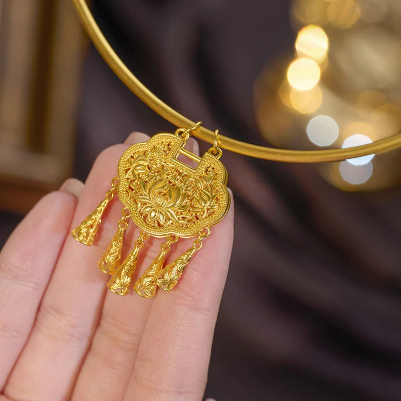 铜合金吊坠 金色颈圈脖圈金花丝风铃同心莲流苏锁高级感小众