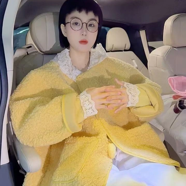 卡通黄色纽扣开衫外套女士设计师时尚秋冬上衣