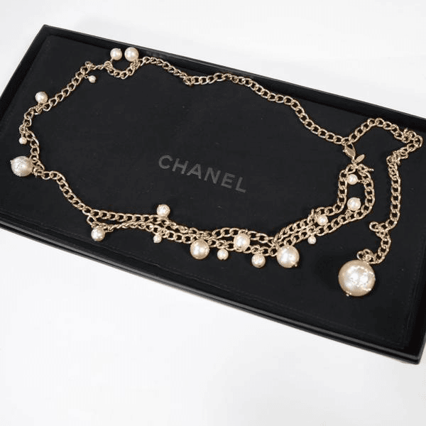 Chanel 闪钻字母珍珠圆球腰链