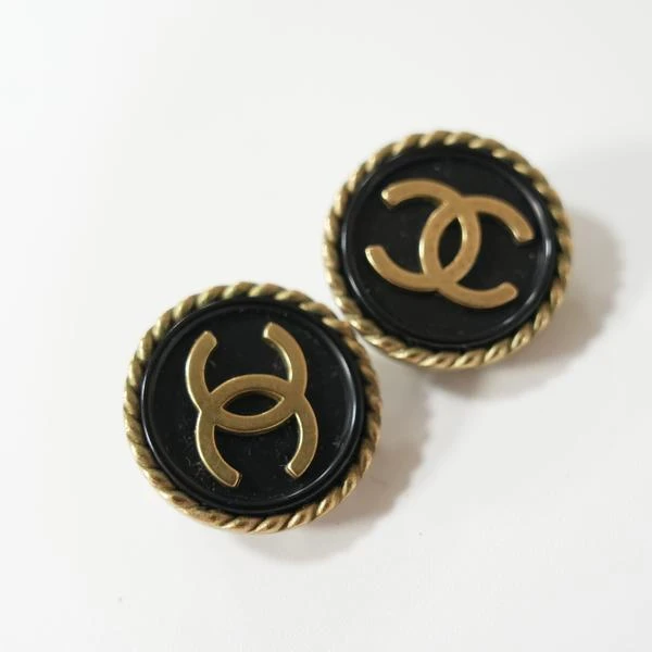 CHANEL黑金logo耳夹