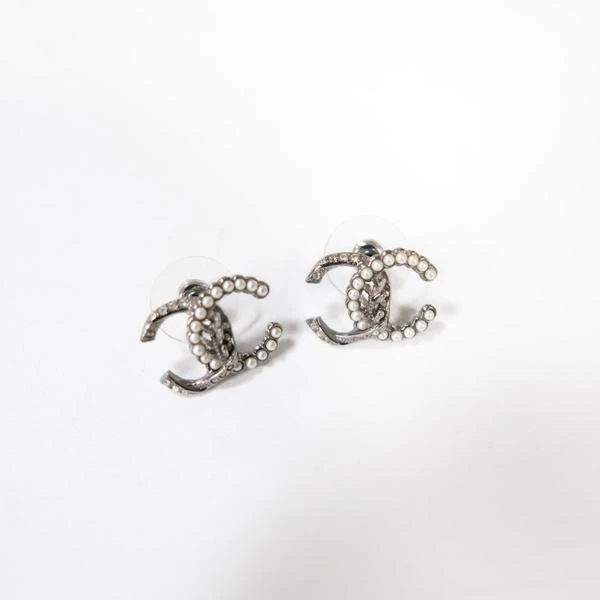 Chanel 森林系列枪色灰珠耳钉