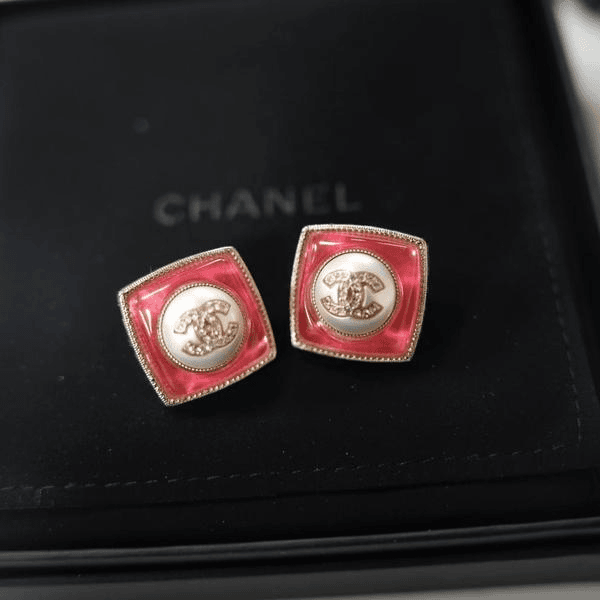 95新 Chanel/香奈儿 Chanel 粉色琉璃珍珠方块耳钉