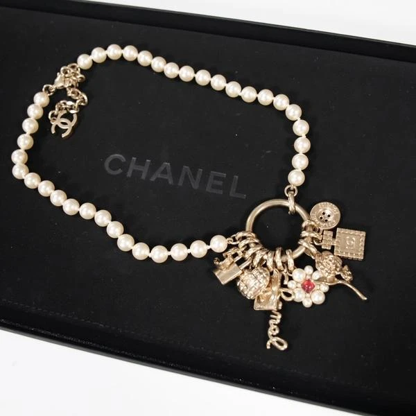 Chanel 多元素吊坠珍珠项链