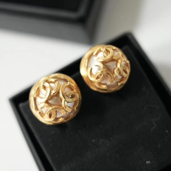 CHANEL三logo珍珠耳夹
