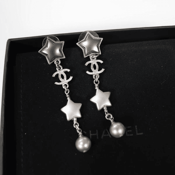 Chanel 灰黑色星星流苏耳钉