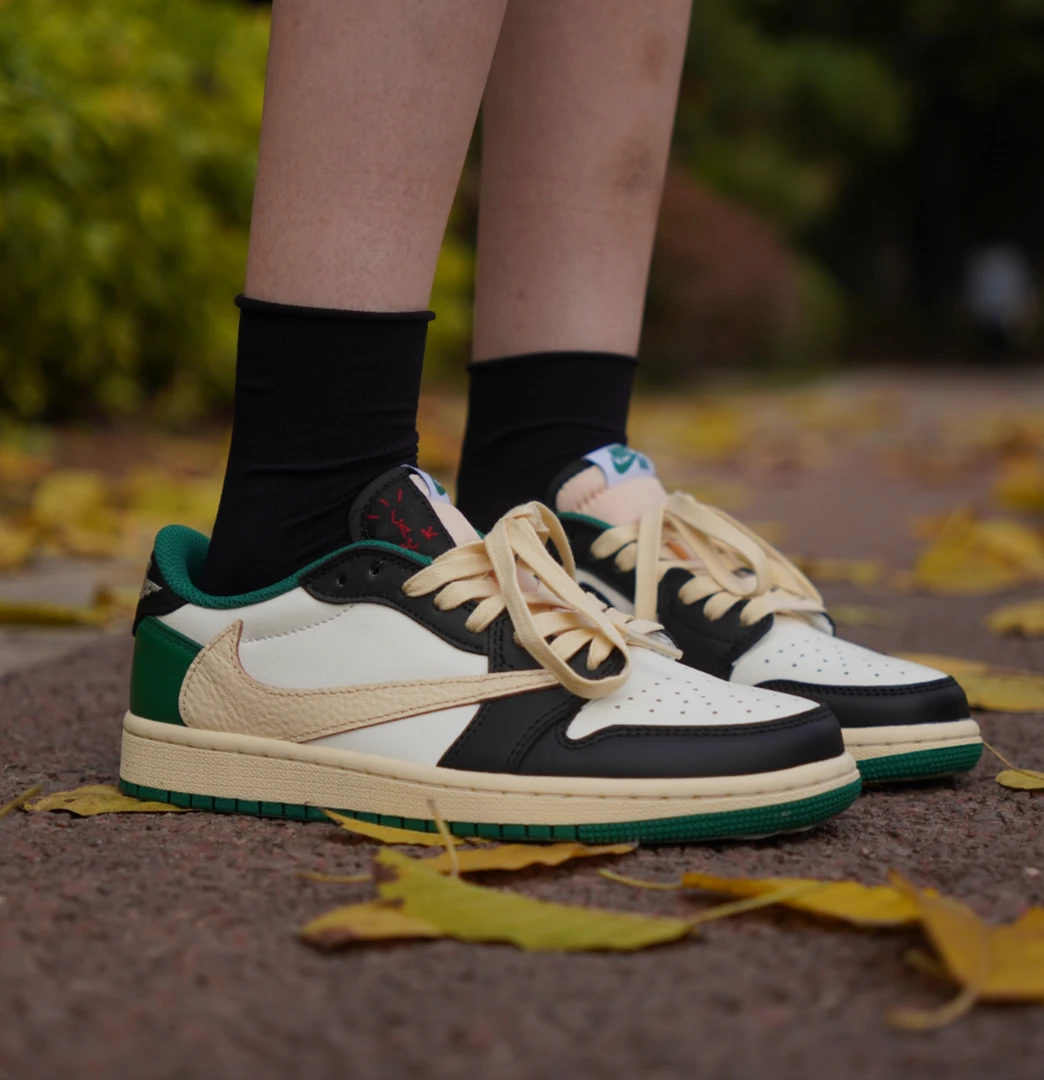 NiKE/耐克Aj1复古绿倒勾低帮牛皮男女休闲鞋【定制球鞋】