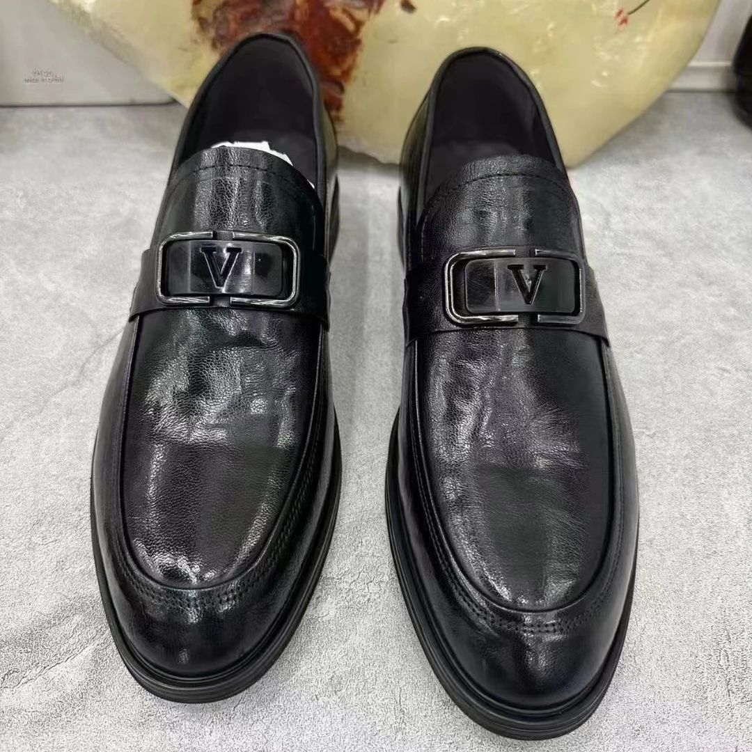 新款男士休闲皮鞋