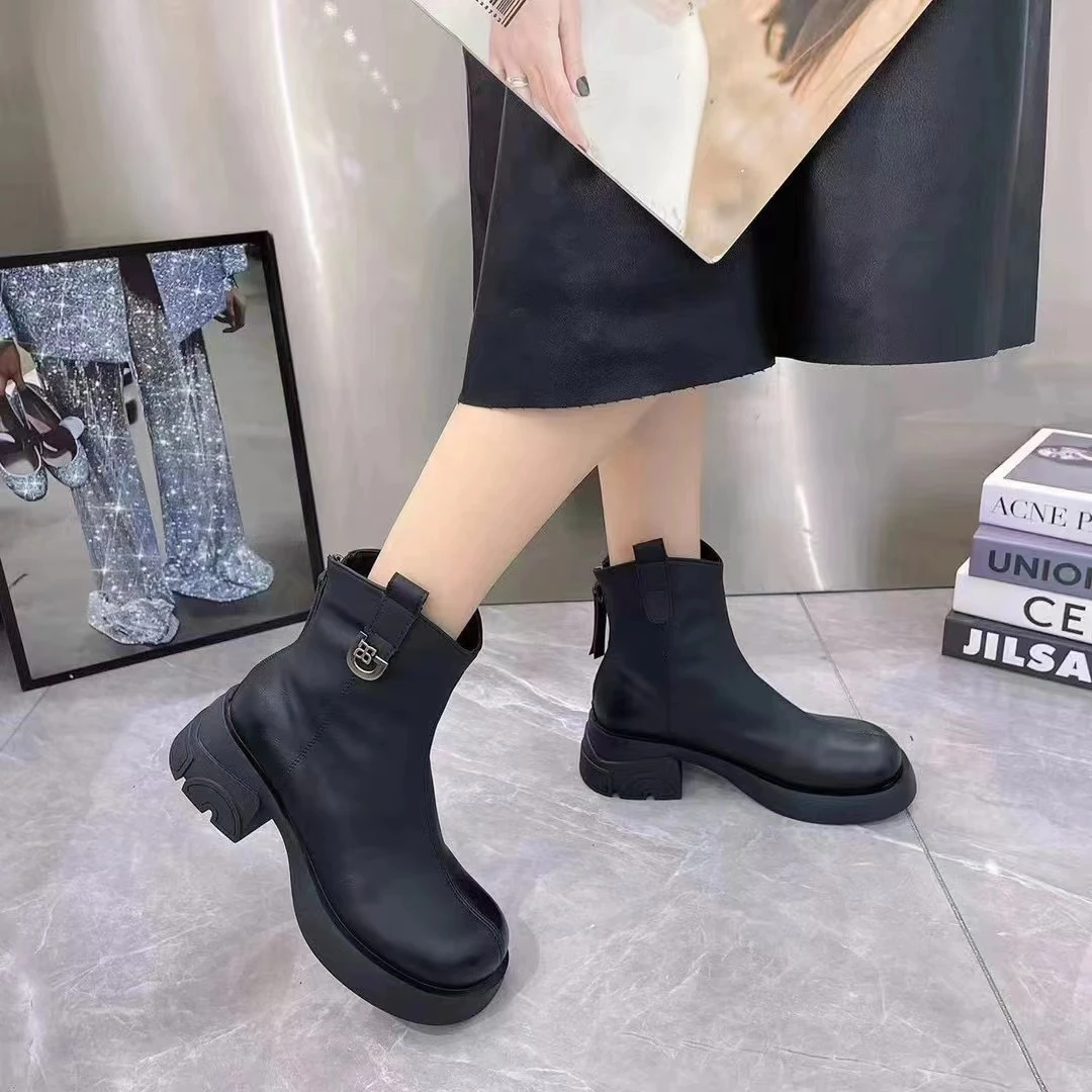 简约时尚显瘦靴3076-2（ 63架1）