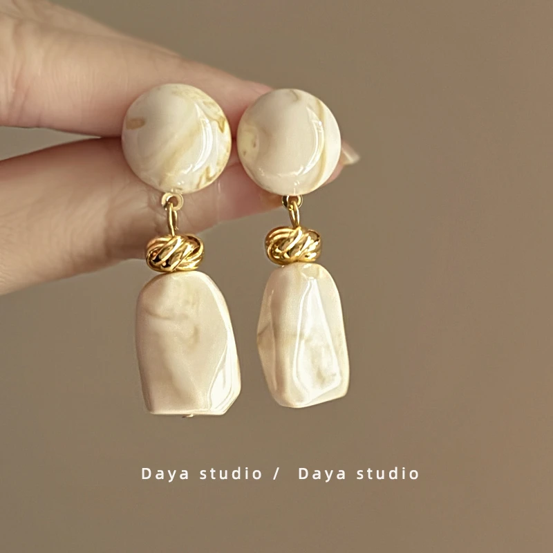 合金亚克力耳饰 奶油杏法式复古长款耳环女轻奢高级小众设计耳钉