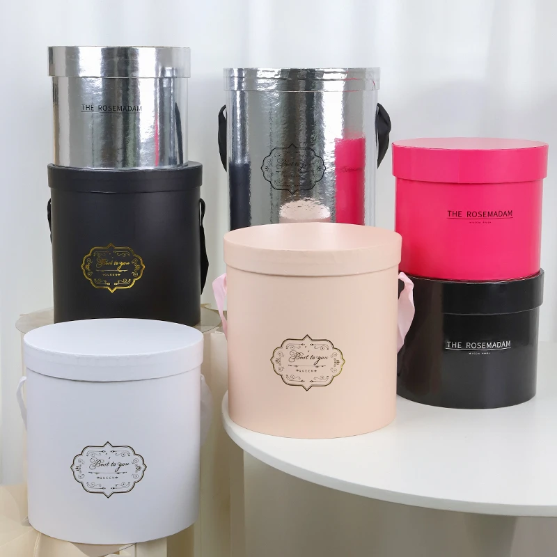 强锅锅草莓熊花束圆形抱抱桶套三创意插花桶花店用品资材diy