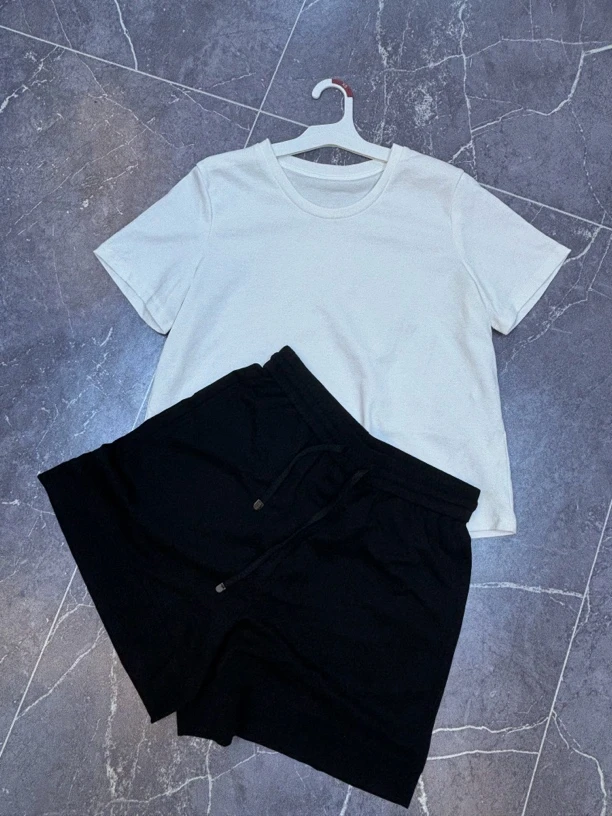 058款纯色圆领夏季女士百搭休闲短款高考毕业季小白衬T恤